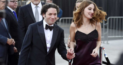 Gustavo Dudamel y María Valverde min