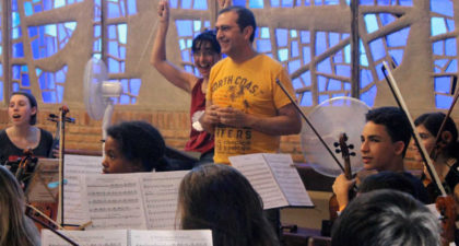 EOS Ensayo orquestal  y buen humor min