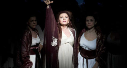 Mariella Devia, la última gran diva del belcanto canta “Lucrezia Borgia”