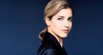Karina Canellakis | La neoyorquina dirige a la OCNE en un concierto sinfónico