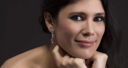 Annalisa Stroppa entre las protagonistas de la inauguración de La Scala