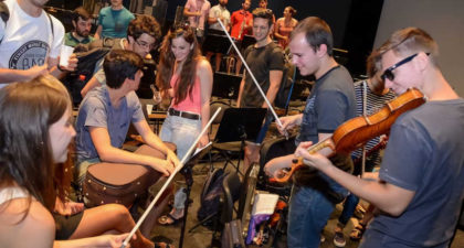 La OJEX debuta en concierto de abono dirigida por Álvaro Albiach