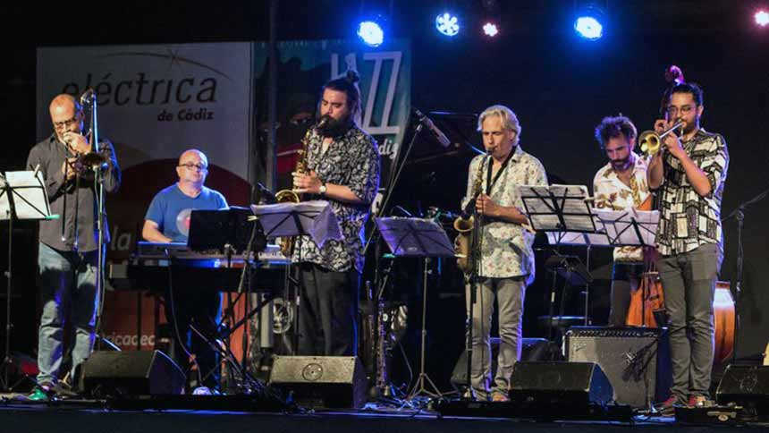 Perico Sambeat Plays Zappa en Jazz Círculo en el Teatro Fernando de Rojas