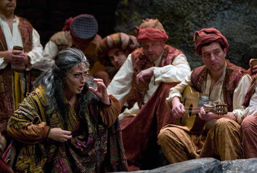 La ópera ‘El Trovador’ con más de cien artistas entre solistas, coro y orquesta, en gira