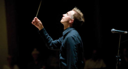 Vasily Petrenko como director y el violonchelista noruego Truls Mørk con la OSCyL