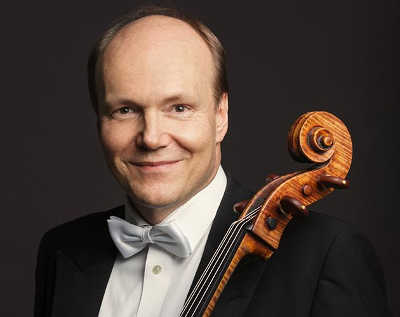Vasily Petrenko como director y el violonchelista noruego Truls Mørk con la OSCyL