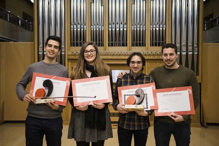 Luis Alejandro García en guitarra y David Martín en arco, ganadores del Concurso JME