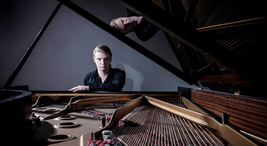 El director Lucas Macías debuta con la Orquesta de Castilla y León El director Lucas Macías debuta con la Orquesta de Castilla y León