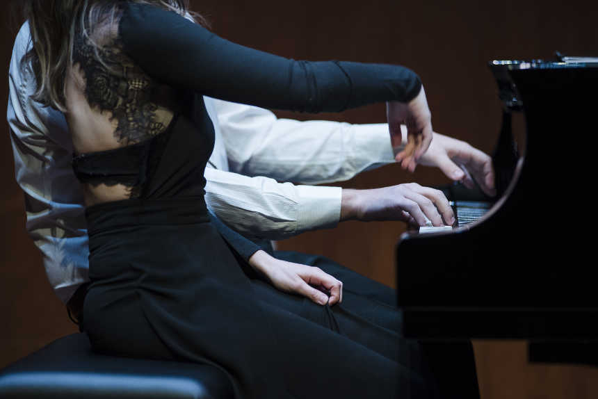 Veinte pianistas seleccionados participan del 90º Concurso Juventudes Musicales