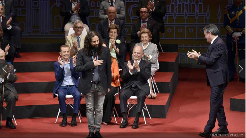 Fahmi Alqhai recibe la Medalla de Sevilla