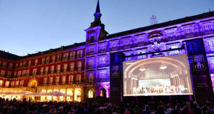 Más de 100.000 personas desde 5 países salen a celebrar la fiesta de la ópera