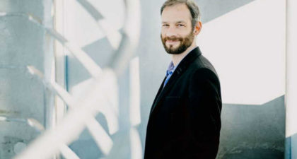 Dima Slobodeniouk renovará su titularidad al frente a la Orquesta Sinfónica de Galicia hasta 2022