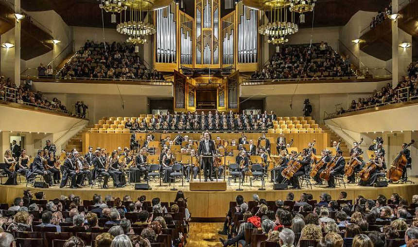 Nueva temporada de conciertos 2018/2019 bajo el lema «La luz de la armonía» Nueva temporada de conciertos 2018/2019 bajo el lema «La luz de la armonía»