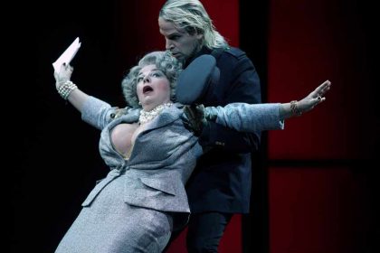 Sylvie Brunet-Grupposo (Marthe) y Luca Pisaroni (Méphistophélès)