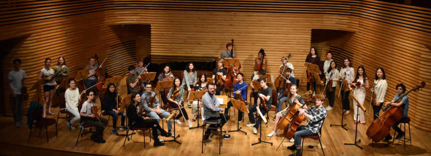 Yehudi Menuhin School Orchestra, dirigida por Òscar Colomina i Bosch, ofrece los dos últimos conciertos