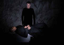 Contratenor Philippe Jaroussky (Espíritu de un joven, Ángel), barítono Davone Tines (monje, pescador) y bailarina Nora Kimball-Mentzos