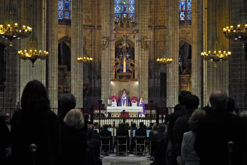 Emisión RTVE y fotografías del homenaje a Monsterrat Caballé en la Catedral de Barcelona