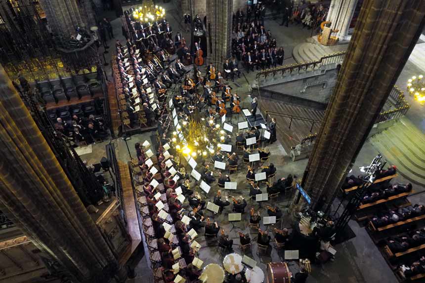 Emisión RTVE y fotografías del homenaje a Monsterrat Caballé en la Catedral de Barcelona