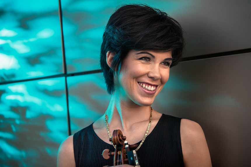 La Real Filharmonía de Galicia tiene como invitada esta semana a la la reconocida viola Isabel Villanueva