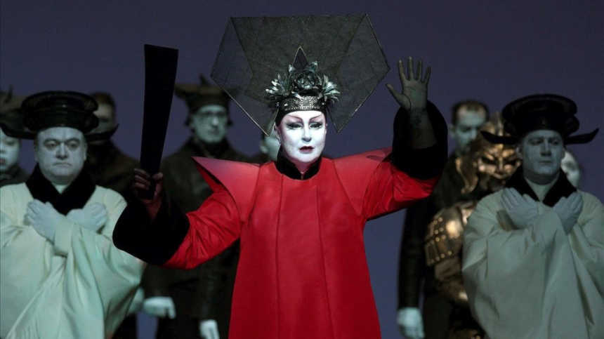 Los protagonista de Turandot, llevan la ópera al Aeropuerto Adolfo Suárez de Madrid