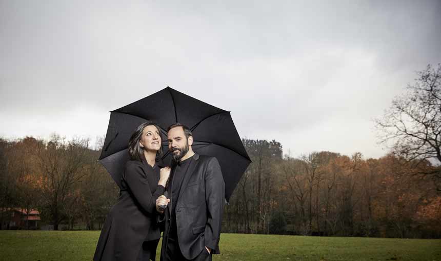 La soprano Miren Urbieta-Vega y el pianista Rubén Fdez. Aguirre interpretan su disco Ametsetan
