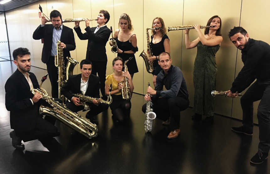 Seis Saxofones, interpretan obras de Bach, Ravel y Luis de Pablo