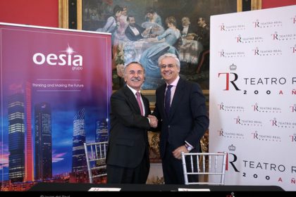 Luis Furnells, el presidente ejecutivo de Grupo Oesía, e Ignacio García-Berenguer, director general del Teatro Real – © <b>Javier del Real</b> |<b> Teatro Real</b>