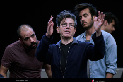 José Carlo Marino (coro), Robert Carsen (director de escena) y Álvaro Hurtado (actor).