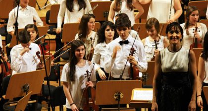 Concierto solidario de la Orquesta Infantil y juvenil EOS dirigida por Silvia Sanz Torre