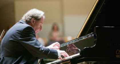Rudolf Buchbinder interpreta en el Palau el Concierto para piano nº 1 de Johannes Brahms