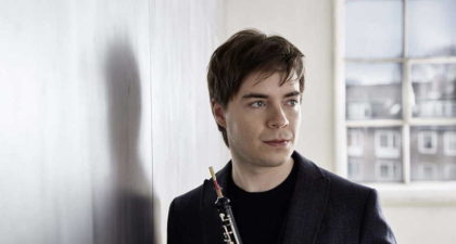 El oboísta Ramón Ortega Quero dirige a la Orquesta Ciudad de Granada