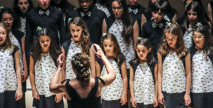 Coro-Sinan-Kay---XXV-Certamen-Habaneras-Torrevieja.-Foto_Tony-Sevilla-min