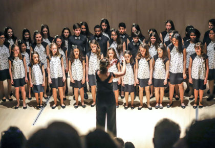 Coro-Sinan-Kay—XXV-Certamen-Habaneras-Torrevieja.-Foto_Tony-Sevilla(1)-min