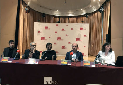 Oliver Díaz (director de orquesta), los compositores David del Puerto y Javier López de Guereña, el guitarrista Miguel Trápaga y la presentadora del acto, María del Ser de Radio Clásica.
