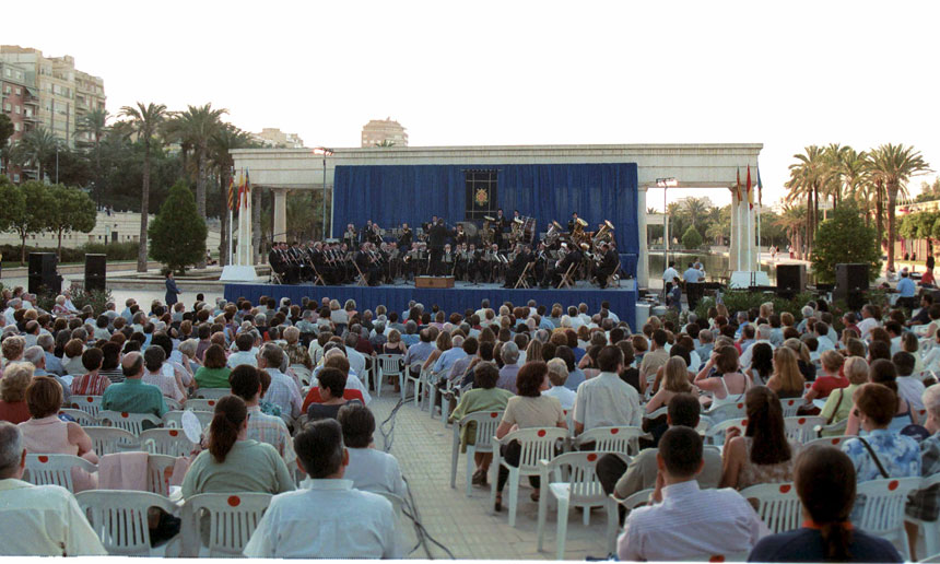 La Banda Municipal de València inicia su ciclo al aire libre con un concierto