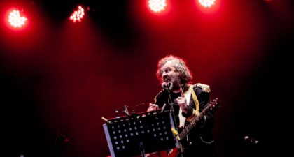 Crónica de la actuación de Emir Kusturica y Moonlight Benjamin en Pirineos Sur