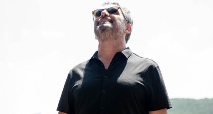 Jorge Drexler despidió a su banda en Pirineos Sur en un concierto entregado a la fiesta