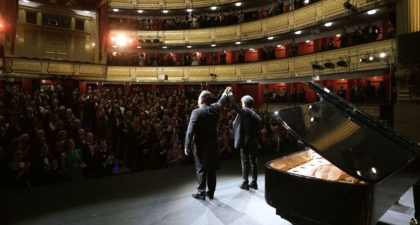 Barcelona, Donosti, Oviedo, Málaga, Madrid y Valencia acogen la gira de Camarena