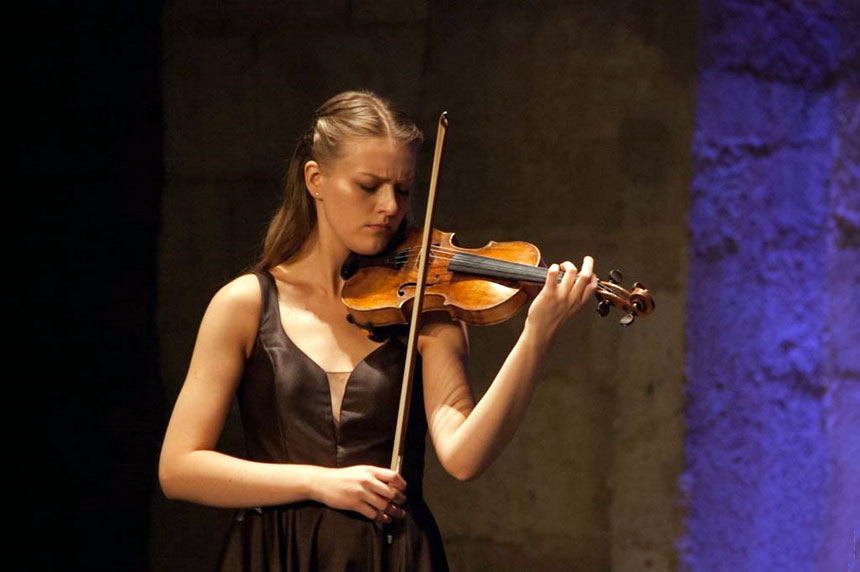 Rolanda Ginkute y Jaume Santonja, en el primer concierto del XX Ciclo de Jóvenes Músicos