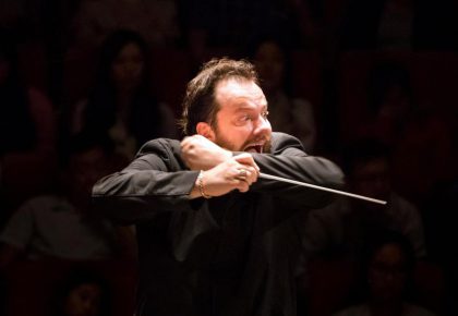 Andris-Nelsons-shows-off-rich-facial-expressions-at-Shenzhen-conc-8-min