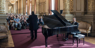 Recital salon dorado