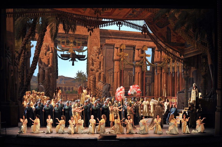 La histórica producción con escenografía de Mestres Cabanes regresa al Liceu con Rowley, Margaine y Meade