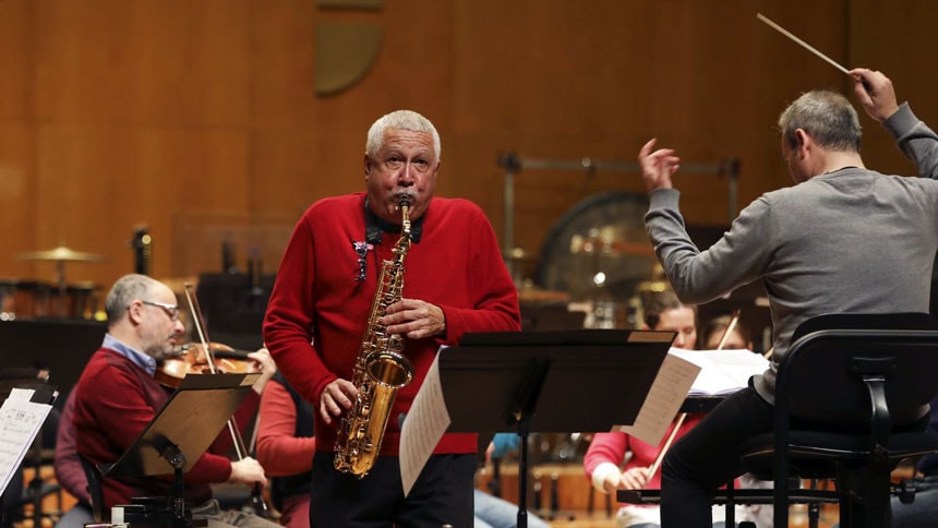 El saxofonista Paquito D’Rivera y la OSCyL funden jazz latino, folk y música clásica