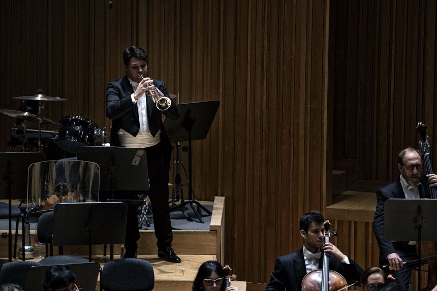 La Orquesta de València y Raúl Junquera interpretan el concierto para trompeta de Hummel