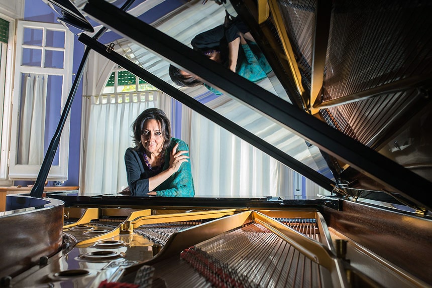 Sira Hernández presenta su nuevo CD, Initiation to the Shadow del sello NAXOS Sira Hernández presenta su nuevo CD, Initiation to the Shadow del sello NAXOS