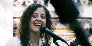 Cristina-Villamía,-voz-y-guitarra-min