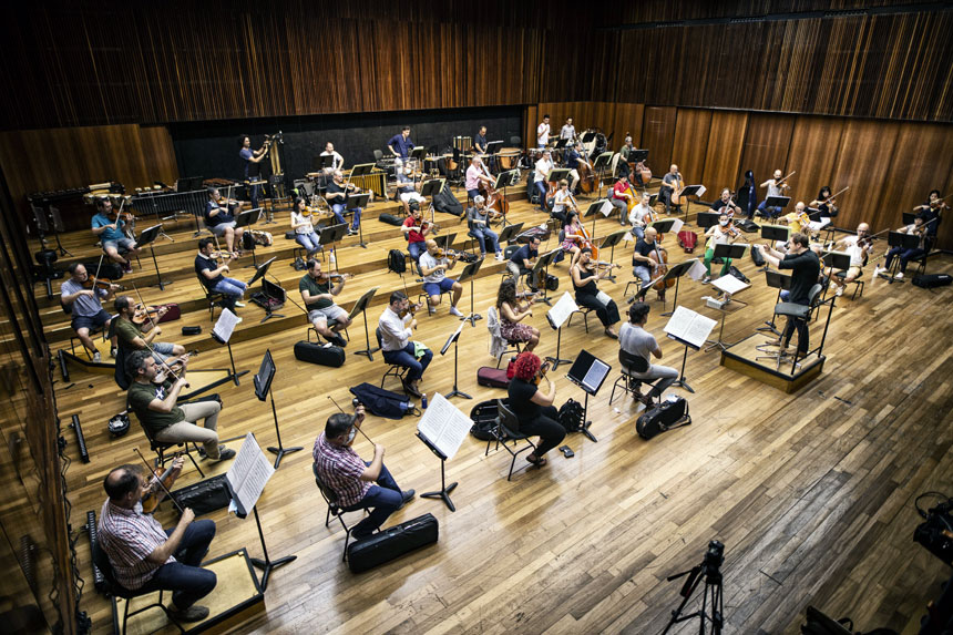La Orquesta de València retoma ensayos colectivos en Sala García Navarro del Palau