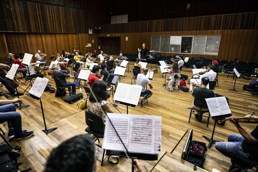 La Orquesta de València retoma ensayos colectivos en Sala García Navarro del Palau
