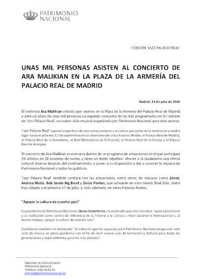 Unas mil personas asisten al concierto de Ara Malikian en la Plaza de la Armeria del Palacio Real de Madrid