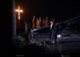 Anna Pirozzi (Amelia), Artur Ruciński y Coro Titular del Teatro Real